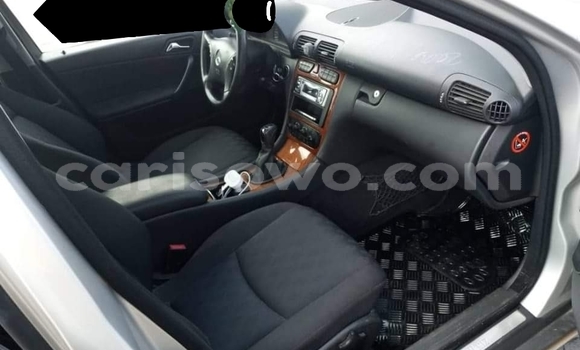 Ra Àlòkù Mercedes-Benz C–Class Silver Ọkọ̀ in Cotonou ni Benin Ra Àlòkù Mercedes-Benz C–Class Silver Ọkọ̀ in Cotonou ni Benin