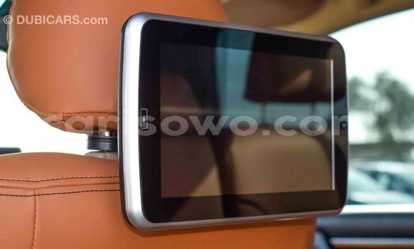 Acheter Import Voiture Toyota Land Cruiser Blanc à Import - Dubai, Benin Acheter Import Voiture Toyota Land Cruiser Blanc à Import - Dubai, Benin