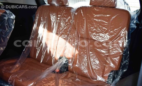 Acheter Import Voiture Kia Sorento Noir à Import - Dubai, Benin Acheter Import Voiture Kia Sorento Noir à Import - Dubai, Benin