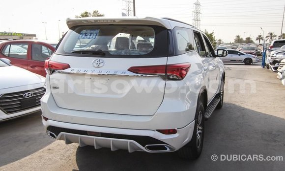 Ra Imported Toyota Fortuner funfun Ọkọ̀ in Import - Dubai ni Benin Ra Imported Toyota Fortuner funfun Ọkọ̀ in Import - Dubai ni Benin