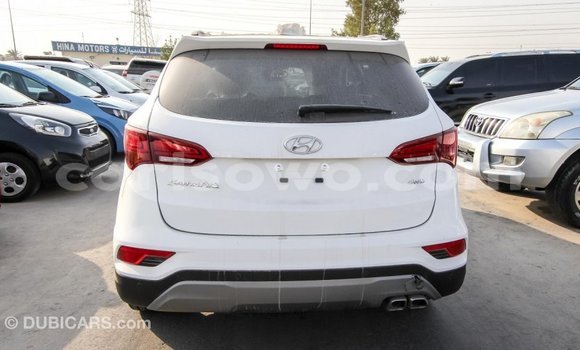 Acheter Import Voiture Hyundai Santa Fe Blanc à Import - Dubai, Benin Acheter Import Voiture Hyundai Santa Fe Blanc à Import - Dubai, Benin