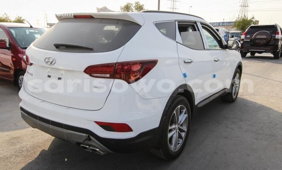 Acheter Import Voiture Hyundai Santa Fe Blanc à Import - Dubai, Benin Acheter Import Voiture Hyundai Santa Fe Blanc à Import - Dubai, Benin