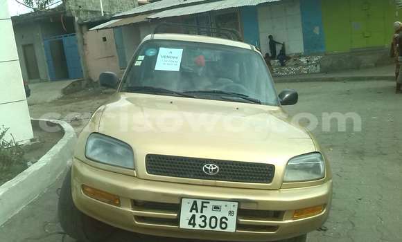 Acheter Occasion Voiture Toyota RAV4 Beige à Cotonou, Benin Acheter Occasion Voiture Toyota RAV4 Beige à Cotonou, Benin