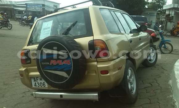 Acheter Occasion Voiture Toyota RAV4 Beige à Cotonou, Benin Acheter Occasion Voiture Toyota RAV4 Beige à Cotonou, Benin