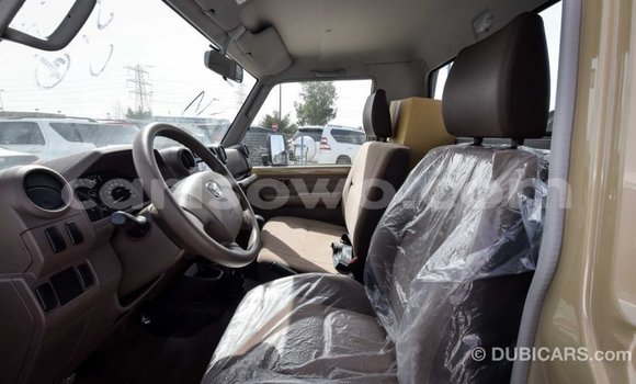 Acheter Import Voiture Toyota Land Cruiser Beige à Import - Dubai, Benin Acheter Import Voiture Toyota Land Cruiser Beige à Import - Dubai, Benin