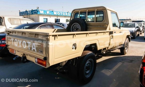 Acheter Import Voiture Toyota Land Cruiser Beige à Import - Dubai, Benin Acheter Import Voiture Toyota Land Cruiser Beige à Import - Dubai, Benin