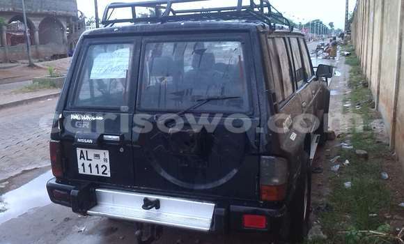 Ra Àlòkù Nissan Prairie Black Ọkọ̀ in Abomey Calavi ni Benin Ra Àlòkù Nissan Prairie Black Ọkọ̀ in Abomey Calavi ni Benin