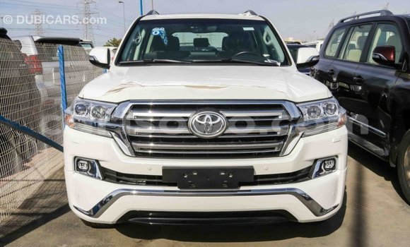 Ra Imported Toyota Land Cruiser funfun Ọkọ̀ in Import - Dubai ni Benin Ra Imported Toyota Land Cruiser funfun Ọkọ̀ in Import - Dubai ni Benin