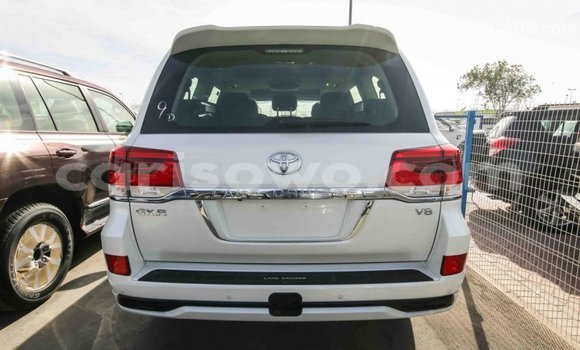 Ra Imported Toyota Land Cruiser funfun Ọkọ̀ in Import - Dubai ni Benin Ra Imported Toyota Land Cruiser funfun Ọkọ̀ in Import - Dubai ni Benin