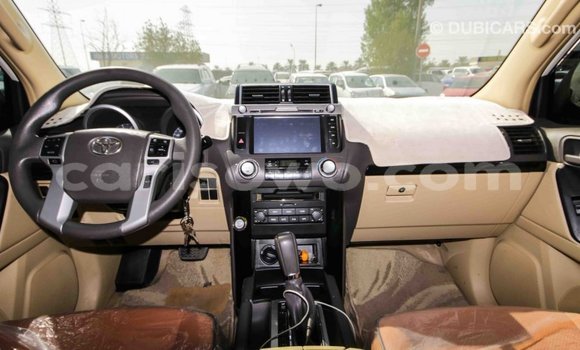 Acheter Import Voiture Toyota Prado Blanc à Import - Dubai, Benin Acheter Import Voiture Toyota Prado Blanc à Import - Dubai, Benin