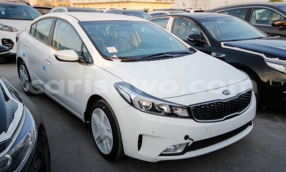 Acheter Import Voiture Kia Cerato Blanc à Import - Dubai, Benin Acheter Import Voiture Kia Cerato Blanc à Import - Dubai, Benin