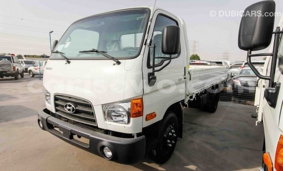 Ra Imported Hyundai Chorus funfun Ọkọ̀ akẹ́rù ńlá in Import - Dubai ni Benin Ra Imported Hyundai Chorus funfun Ọkọ̀ akẹ́rù ńlá in Import - Dubai ni Benin