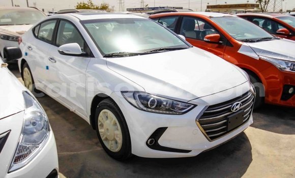 Acheter Import Voiture Hyundai Elantra Blanc à Import - Dubai, Benin Acheter Import Voiture Hyundai Elantra Blanc à Import - Dubai, Benin