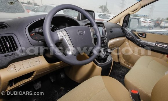 Ra Imported Hyundai Chorus funfun Ọkọ̀ akẹ́rù ńlá in Import - Dubai ni Benin Ra Imported Hyundai Chorus funfun Ọkọ̀ akẹ́rù ńlá in Import - Dubai ni Benin
