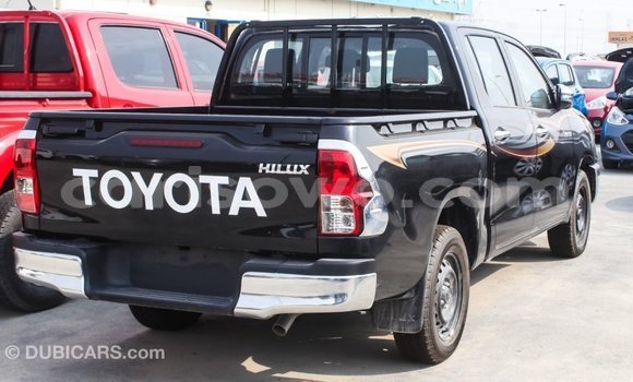 Acheter Import Voiture Toyota Hilux Noir à Import - Dubai, Benin Acheter Import Voiture Toyota Hilux Noir à Import - Dubai, Benin