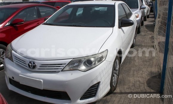 Ra Imported Toyota Camry funfun Ọkọ̀ in Import - Dubai ni Benin Ra Imported Toyota Camry funfun Ọkọ̀ in Import - Dubai ni Benin