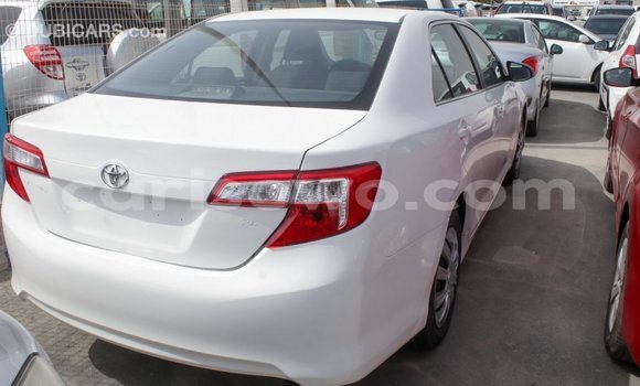 Ra Imported Toyota Camry funfun Ọkọ̀ in Import - Dubai ni Benin Ra Imported Toyota Camry funfun Ọkọ̀ in Import - Dubai ni Benin
