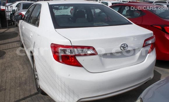 Ra Imported Toyota Camry funfun Ọkọ̀ in Import - Dubai ni Benin Ra Imported Toyota Camry funfun Ọkọ̀ in Import - Dubai ni Benin
