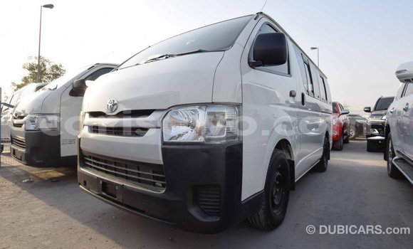 Acheter Import Voiture Toyota Hiace Blanc à Import - Dubai, Benin Acheter Import Voiture Toyota Hiace Blanc à Import - Dubai, Benin