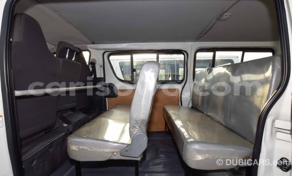 Acheter Import Voiture Toyota Hiace Blanc à Import - Dubai, Benin Acheter Import Voiture Toyota Hiace Blanc à Import - Dubai, Benin