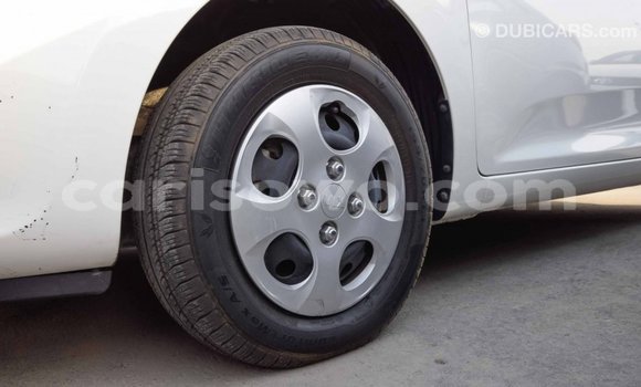 Acheter Import Voiture Kia Picanto Blanc à Import - Dubai, Benin Acheter Import Voiture Kia Picanto Blanc à Import - Dubai, Benin