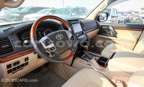 Buy Import Toyota Land Cruiser White Car in Import - Dubai in Benign Buy Import Toyota Land Cruiser White Car in Import - Dubai in Benign