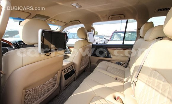 Buy Import Toyota Land Cruiser White Car in Import - Dubai in Benign Buy Import Toyota Land Cruiser White Car in Import - Dubai in Benign