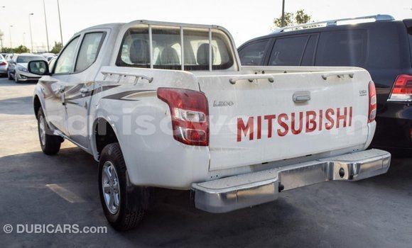 Ra Imported Mitsubishi L200 funfun Ọkọ̀ in Import - Dubai ni Benin Ra Imported Mitsubishi L200 funfun Ọkọ̀ in Import - Dubai ni Benin