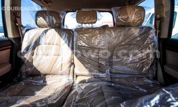 Ra Imported Toyota Land Cruiser funfun Ọkọ̀ in Import - Dubai ni Benin Ra Imported Toyota Land Cruiser funfun Ọkọ̀ in Import - Dubai ni Benin