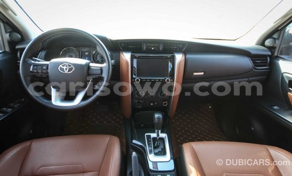 Acheter Import Voiture Toyota Fortuner Blanc à Import - Dubai, Benin Acheter Import Voiture Toyota Fortuner Blanc à Import - Dubai, Benin