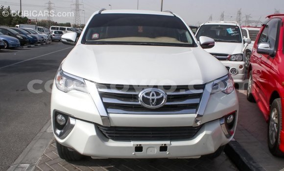 Ra Imported Toyota Fortuner funfun Ọkọ̀ in Import - Dubai ni Benin Ra Imported Toyota Fortuner funfun Ọkọ̀ in Import - Dubai ni Benin