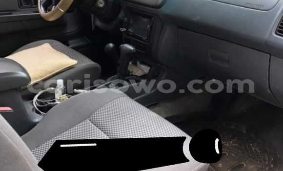 Sayi Na hannu Nissan Frontier Azurfa Mota in Cotonou a Benin Sayi Na hannu Nissan Frontier Azurfa Mota in Cotonou a Benin