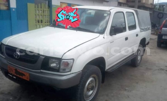 Ra Àlòkù Toyota Hilux Silver Ọkọ̀ in Cotonou ni Benin Ra Àlòkù Toyota Hilux Silver Ọkọ̀ in Cotonou ni Benin