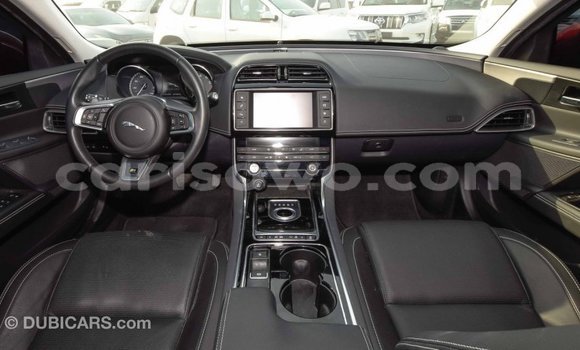 Acheter Import Voiture Jaguar XE Rouge à Import - Dubai, Benin Acheter Import Voiture Jaguar XE Rouge à Import - Dubai, Benin