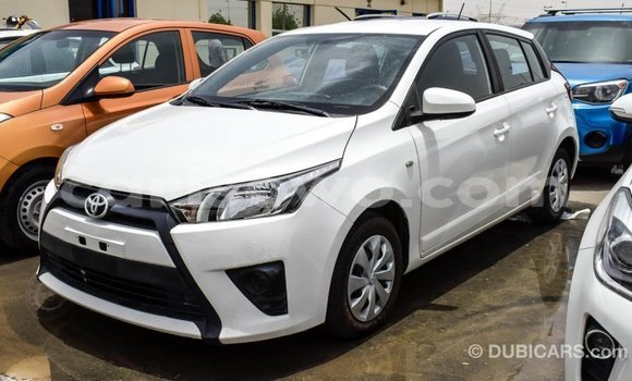 Acheter Import Voiture Toyota Yaris Blanc à Import - Dubai, Benin Acheter Import Voiture Toyota Yaris Blanc à Import - Dubai, Benin