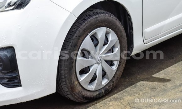 Acheter Import Voiture Toyota Yaris Blanc à Import - Dubai, Benin Acheter Import Voiture Toyota Yaris Blanc à Import - Dubai, Benin