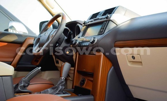 Acheter Import Voiture Toyota Prado Blanc à Import - Dubai, Benin Acheter Import Voiture Toyota Prado Blanc à Import - Dubai, Benin