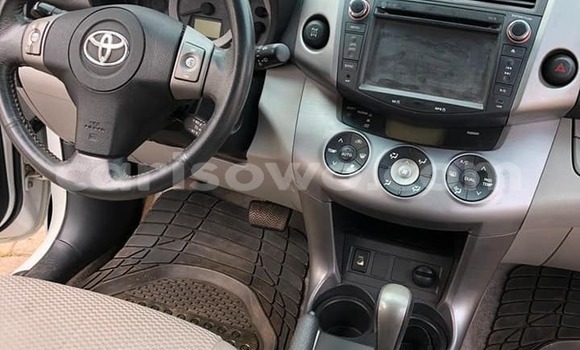 Acheter Occasion Voiture Toyota RAV4 Blanc à Cotonou, Benin Acheter Occasion Voiture Toyota RAV4 Blanc à Cotonou, Benin