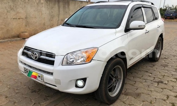 Acheter Occasion Voiture Toyota RAV4 Blanc à Cotonou, Benin Acheter Occasion Voiture Toyota RAV4 Blanc à Cotonou, Benin