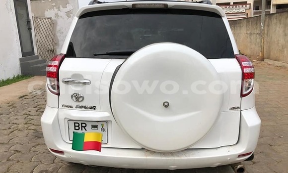 Acheter Occasion Voiture Toyota RAV4 Blanc à Cotonou, Benin Acheter Occasion Voiture Toyota RAV4 Blanc à Cotonou, Benin