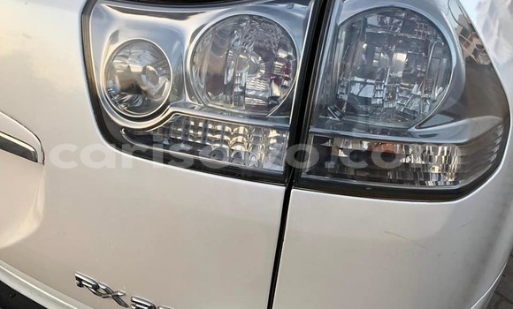 Acheter Occasion Voiture Lexus RX 330 Blanc à Cotonou, Benin Acheter Occasion Voiture Lexus RX 330 Blanc à Cotonou, Benin