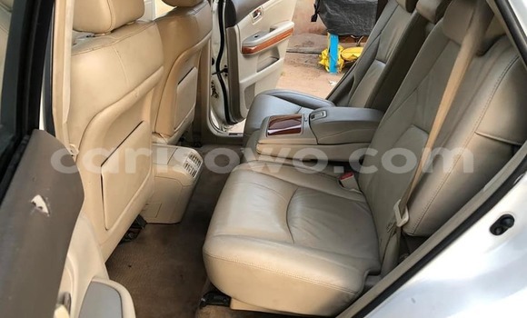 Acheter Occasion Voiture Lexus RX 330 Blanc à Cotonou, Benin Acheter Occasion Voiture Lexus RX 330 Blanc à Cotonou, Benin