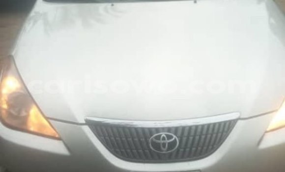 Acheter Occasion Voiture Toyota Solara Gris à Cotonou, Benin Acheter Occasion Voiture Toyota Solara Gris à Cotonou, Benin