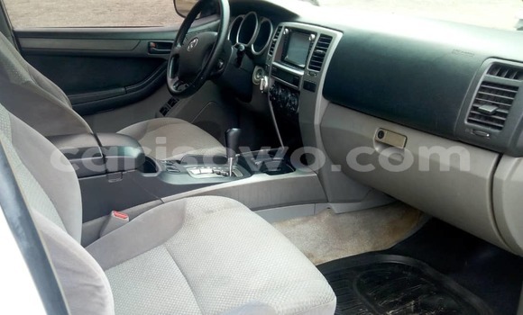 Ra Àlòkù Toyota 4Runner funfun Ọkọ̀ in Cotonou ni Benin Ra Àlòkù Toyota 4Runner funfun Ọkọ̀ in Cotonou ni Benin