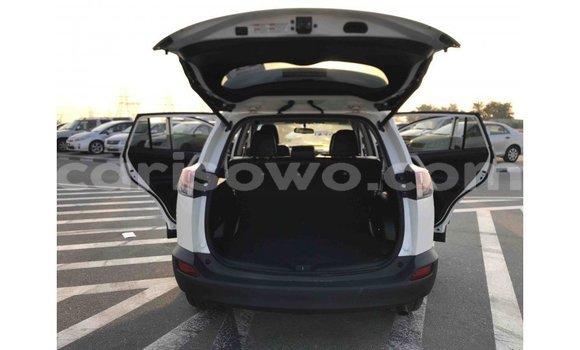 Ra Imported Toyota HiAce funfun Ọkọ̀ akẹ́rù ńlá in Import - Dubai ni Benin Ra Imported Toyota HiAce funfun Ọkọ̀ akẹ́rù ńlá in Import - Dubai ni Benin