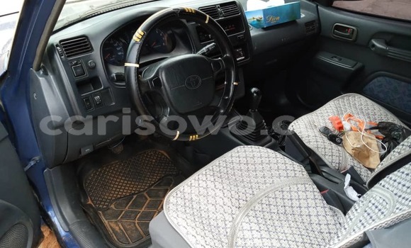 Ra Àlòkù Toyota RAV4 Blue Ọkọ̀ in Cotonou ni Benin Ra Àlòkù Toyota RAV4 Blue Ọkọ̀ in Cotonou ni Benin