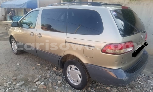 Ra Àlòkù Toyota Sienna Silver Ọkọ̀ in Cotonou ni Benin Ra Àlòkù Toyota Sienna Silver Ọkọ̀ in Cotonou ni Benin