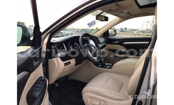 Ra Imported Toyota Highlander Miiran Ọkọ̀ in Import - Dubai ni Benin Ra Imported Toyota Highlander Miiran Ọkọ̀ in Import - Dubai ni Benin