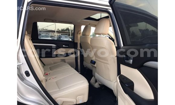Ra Imported Toyota Highlander Miiran Ọkọ̀ in Import - Dubai ni Benin Ra Imported Toyota Highlander Miiran Ọkọ̀ in Import - Dubai ni Benin