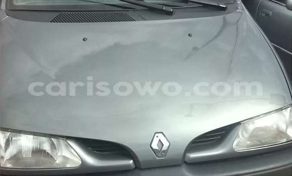 Sayi Na hannu Renault Megane Azurfa Mota in Cotonou a Benin